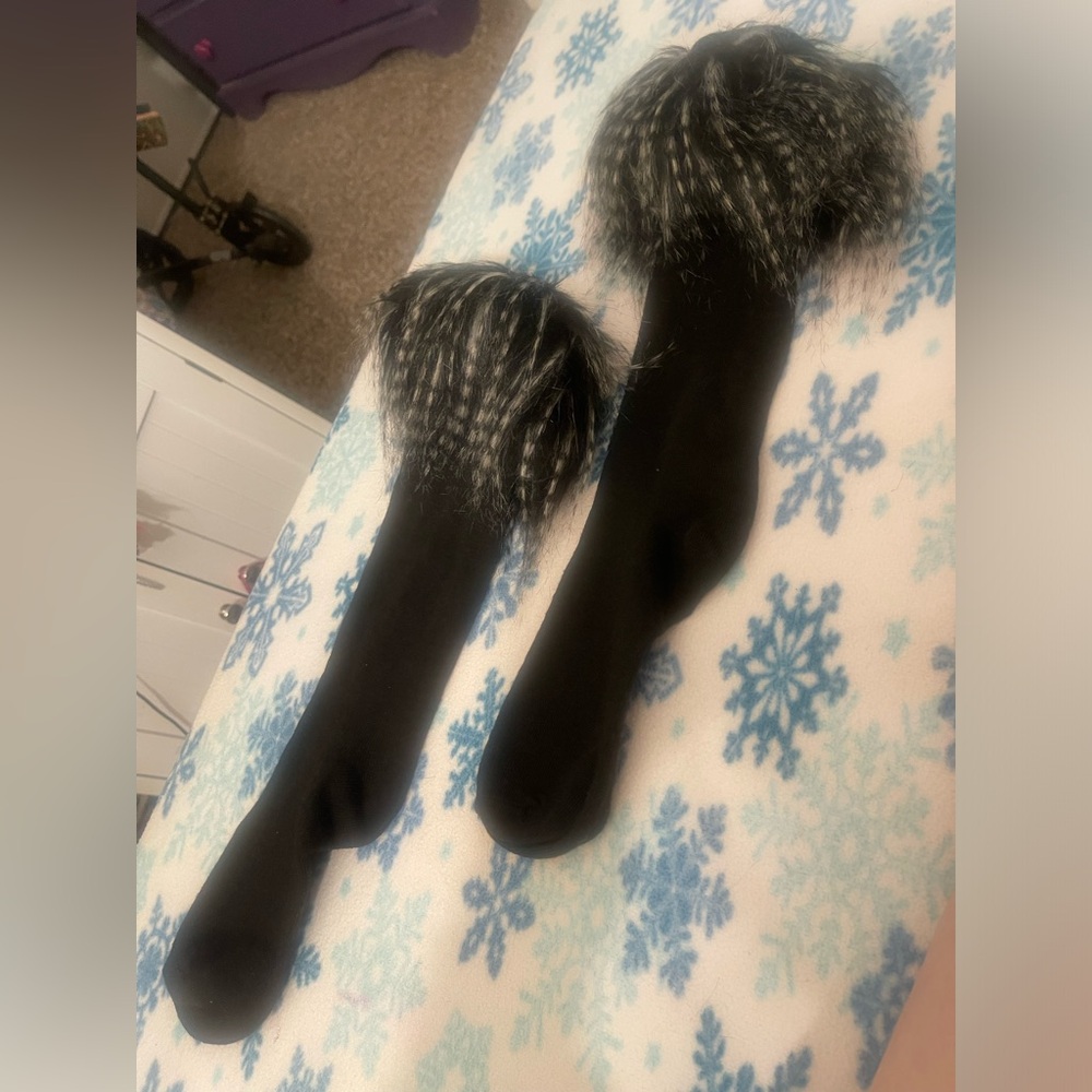 stretchy vintage socks with faux fur B&W top (Medium size black)